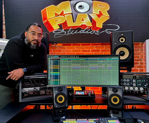 迈阿密 Morplay Studio 使用 KRK ROKIT 10-3 和 GoAux打造节奏