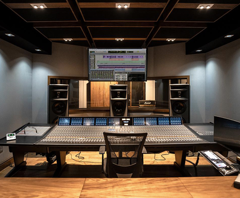 Angelo “Doc” Velasquez 将SSL作为主心骨，成功地把风度和才华带进New Manhattan Studio