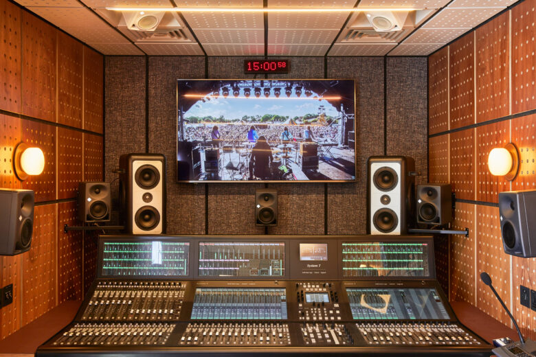 Spiritland ONE转播车搭载DAD Core 256音频矩阵 新闻 传新科技有限公司