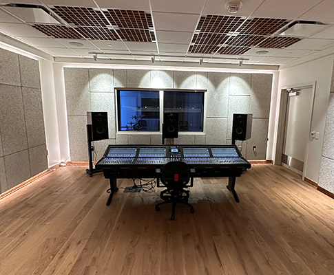美国州立大学新录音室配备SSL System T S500调音台