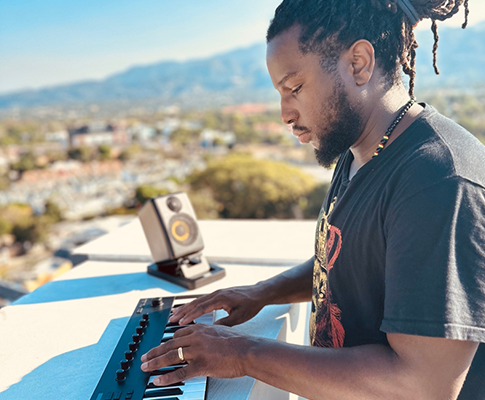 牙买加唱片制作人 Major Seven 携 KRK GoAux 引领音乐制作潮流