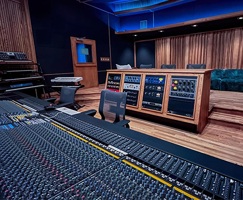 传奇录音棚再升级：Enterprise Studios旗舰室配备SSL Duality Fuse 调音台